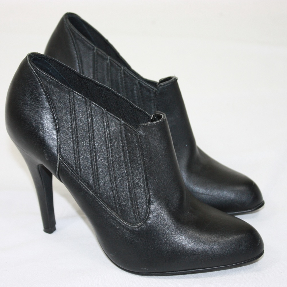 COLIN Stuart Ankle Boots Booties Black Sz. 8